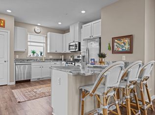 8770 Granite Cir, Woodbury, MN 55129