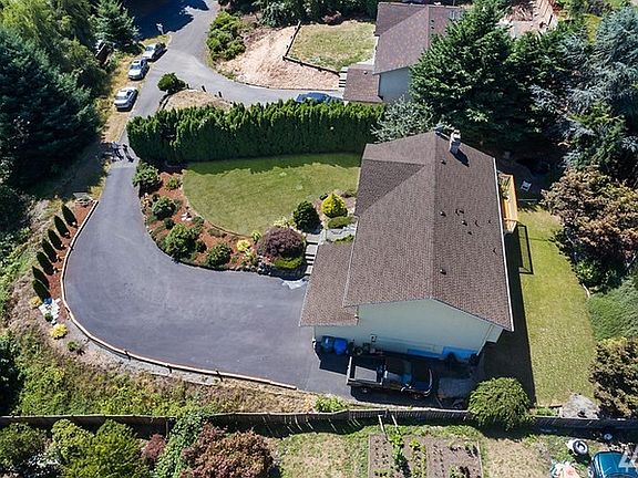 3rd image of 6804 47th Ave E N