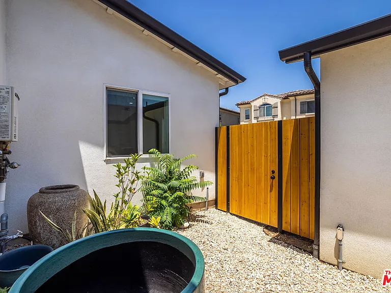 345 Genoa St #ADU — Photo 46