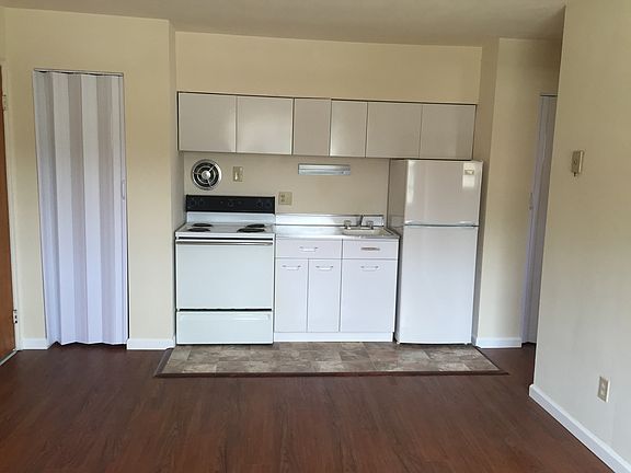 2nd image of 3302 Camvic Ter APT 9