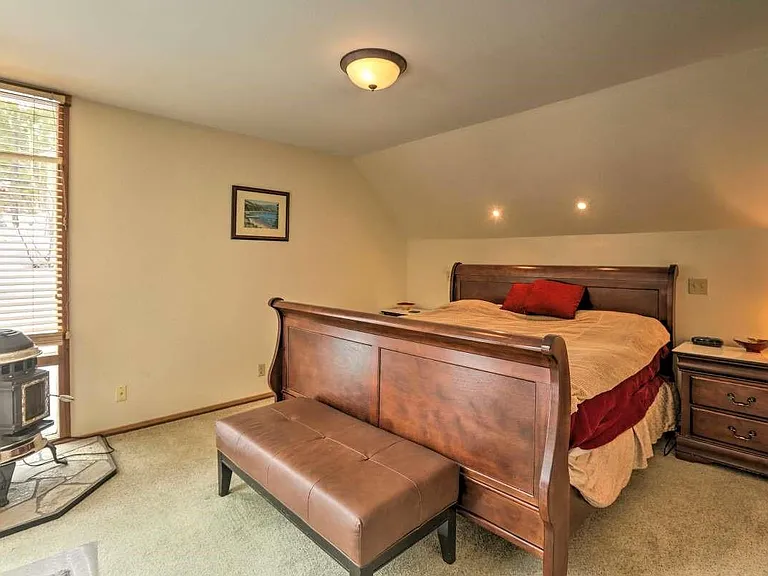 708 Clayton Way — Photo 15