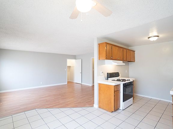 KITCHEN / DINING AREA
