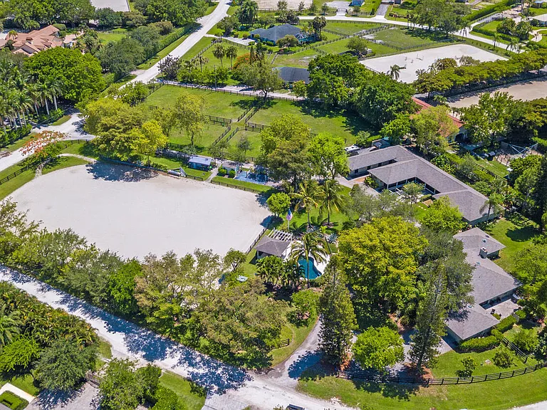 2040 Appaloosa Trl — Photo 39