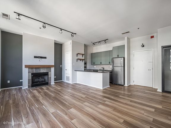 5th image of 130 S Canal St APT 820