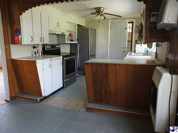 4th image of 312 Airport Ln