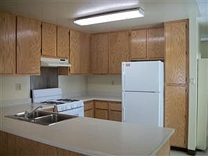 2nd image of 4453 Market St APT D