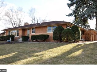 2445 Arona St, Roseville, MN 55113