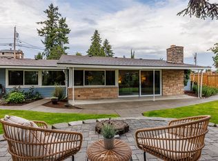 303 S 216th St, Des Moines, WA 98198