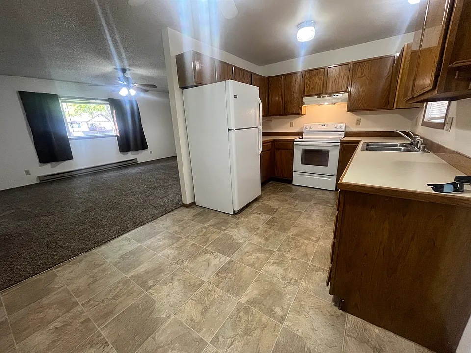 2402 Sunlight Cir #1