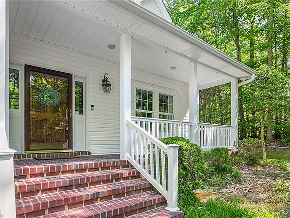 5th image of 902 & 904 Raylewood Ct