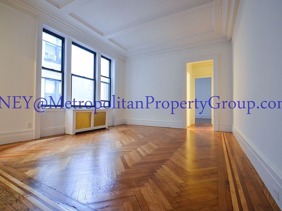2nd image of 200 W 58th St #9DJN