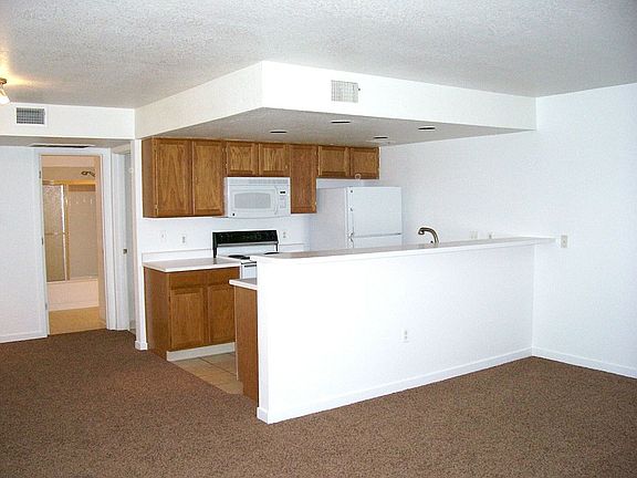 3rd image of 1225 W Prospect Rd APT P3