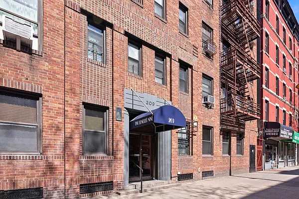 Sold by HomeDax Real Estate | media 13