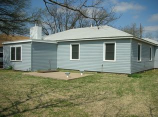 1213 E Gladstone Ave, Frederick, OK 73542