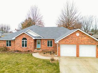1535 S Meadow Ln, Bolivar, MO 65613