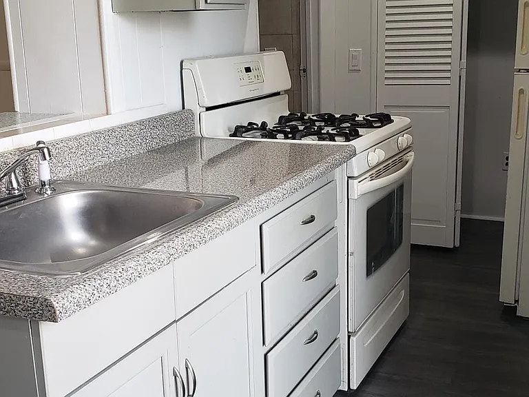 22 King St #1 — Photo 4