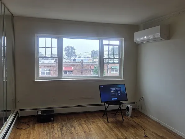 1035 E 218th St Floor 3, Bronx, NY 10469