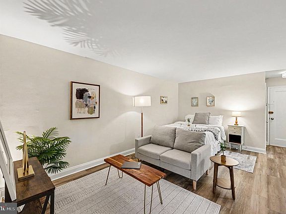 3rd image of 2325 42nd St NW APT 220