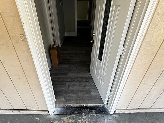 2nd image of 864 Carson Ave