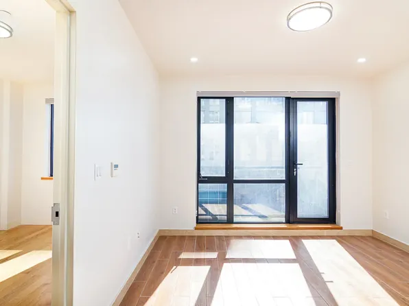 42-22 Crescent St #8A, Long Island City, NY 11101