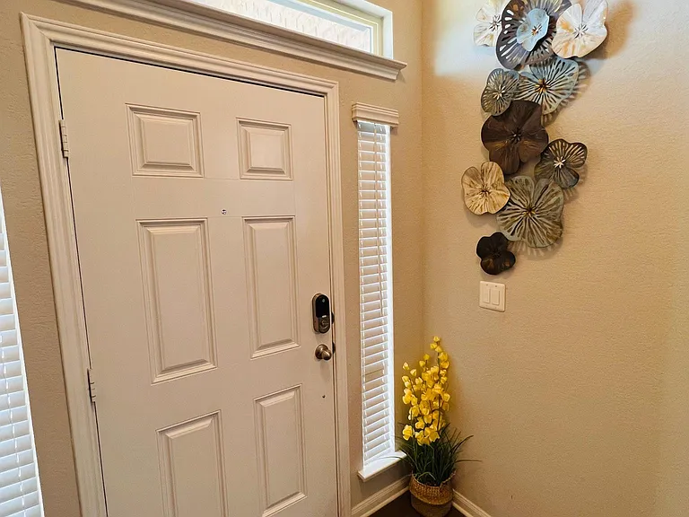 832 Winnsboro Dr — Photo 5
