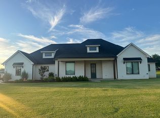 10184 Woodland Way, Edmond, OK 73025
