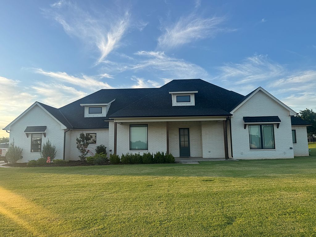 10184 Woodland Way - Property Image