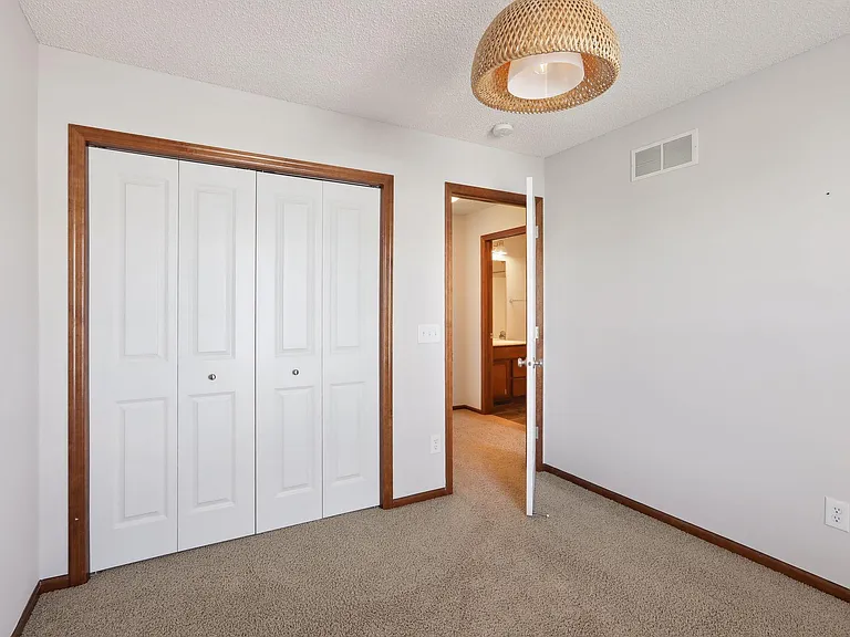 15024 Farnham Ave N — Photo 29