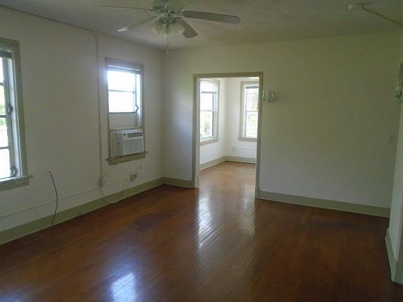 3rd image of 2030 Virginia Ave APT C