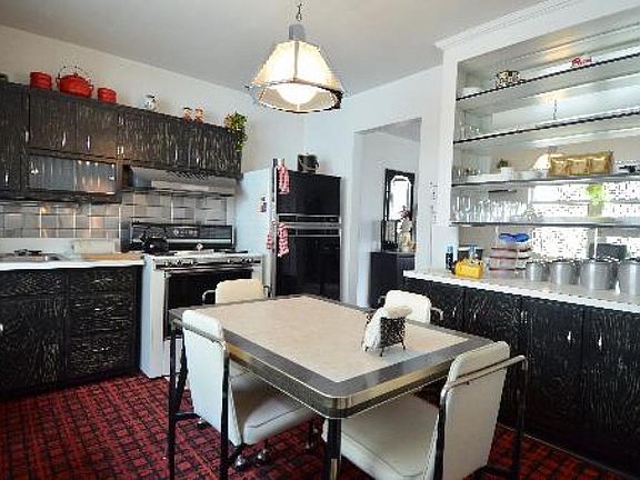 5th image of 7802 W 65th Pl