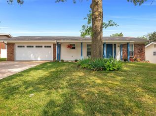 51 San Carlos Dr, Saint Charles, MO 63303