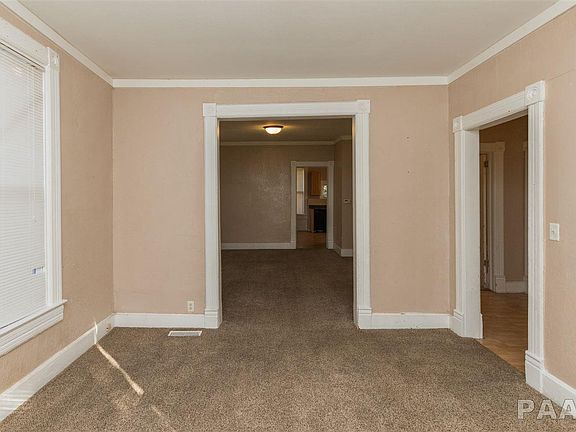 3rd image of 217 E Arcadia Ave
