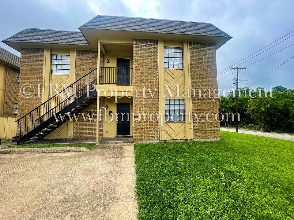 1st image of 613 W Gilmer St APT A