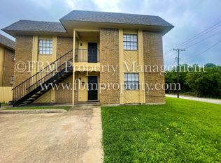 613 W Gilmer St APT A, Ennis, TX 75119