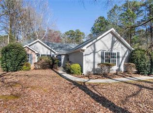 96 Sawgrass Manor Dr, Newnan, GA 30265