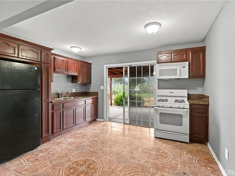 28595 Avenida Gaviota — Photo 2