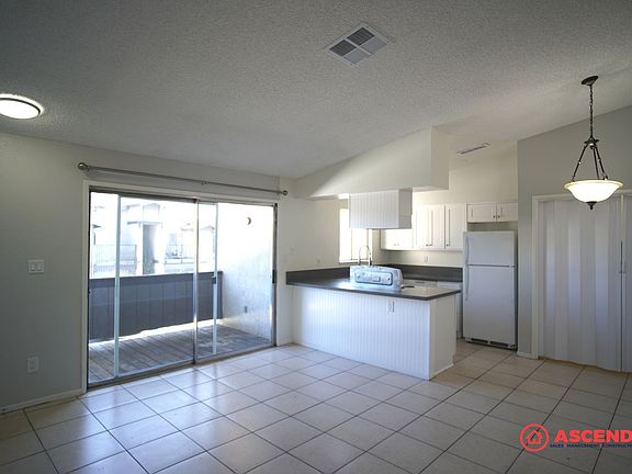 4th image of 4701 Beechwood St APT 142