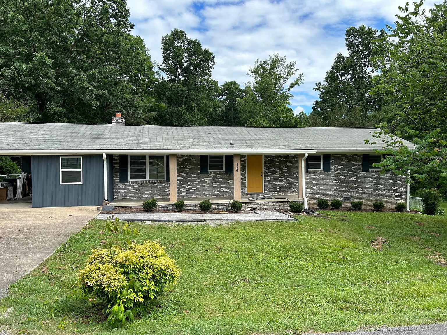 249 Early Dr — Photo 2