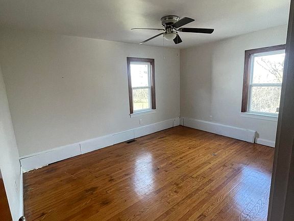 5th image of 196 Highland Ave