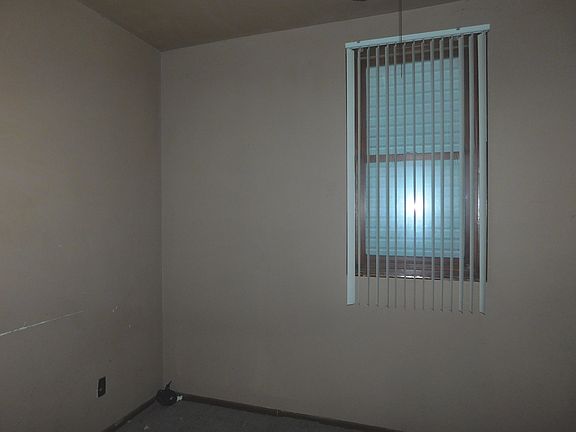 3rd image of 4908 W 32nd St