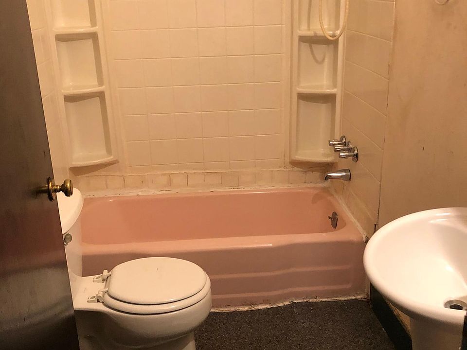 2nd image of 178 Madison St