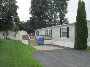 6326 Pebblebrook Ln, Williamson, NY 14589