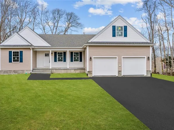 105 Kickemuit Ave, Bristol, RI 02809