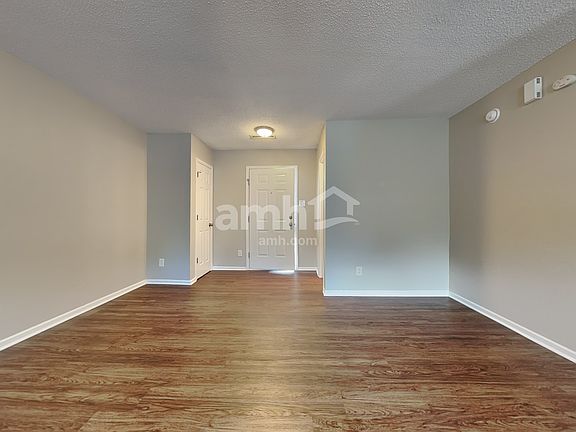 3rd image of 15050 Fawn Hollow Ln