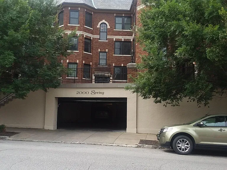 2000 Spring Dr — Photo 9
