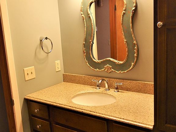 5th image of 7 Hillcrest Dr