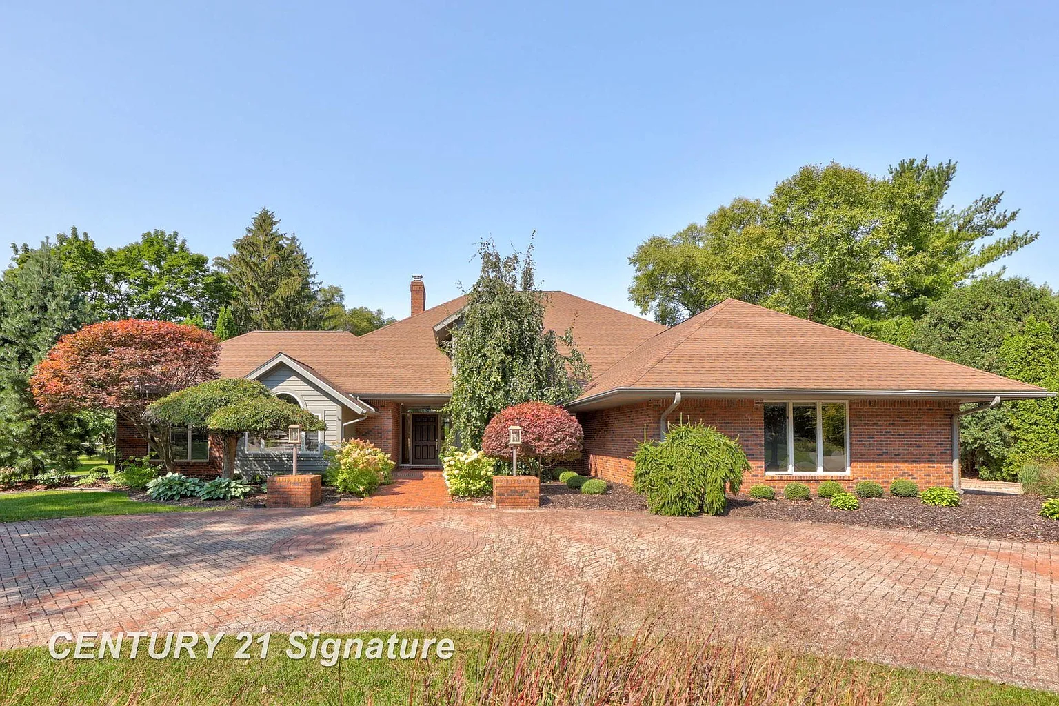 459 Golfview Dr photo 1