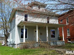 317 W Pine St, Canton, IL 61520
