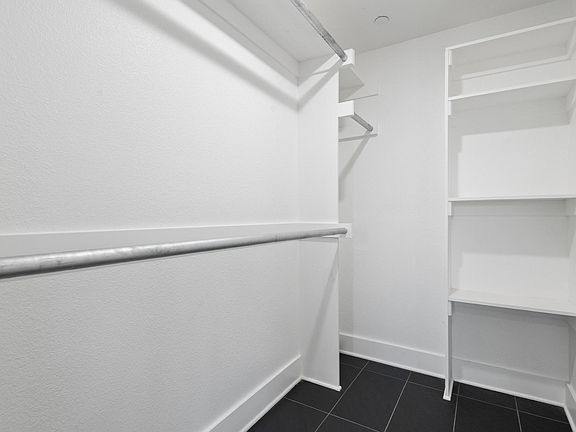 3rd image of 330 W Lamar St Unit 2