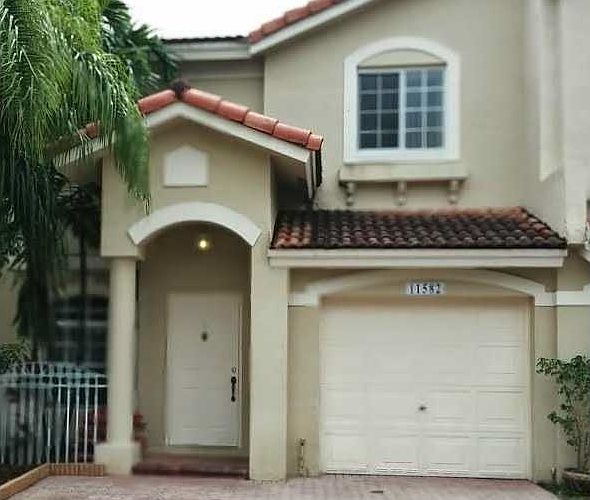 2nd image of 11582 NW 51st Ln